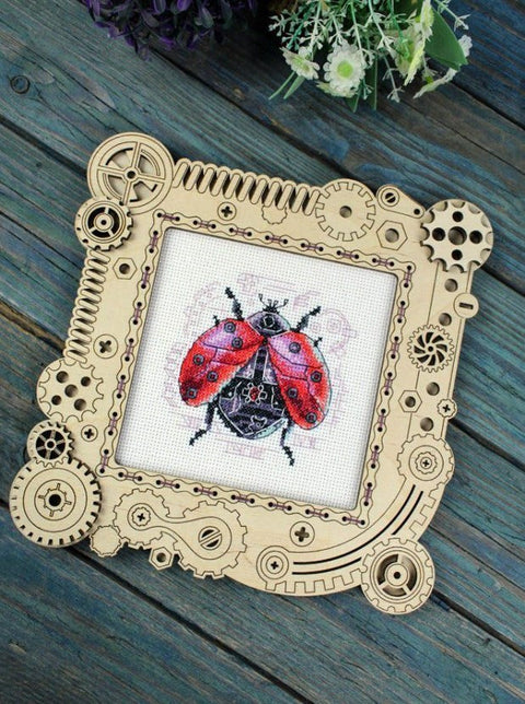 Steampunk Ladybug Cross Stitch Kit, MP Studia Embroidery Set with Aida Fabric, Cotton Floss, Needle and Pattern, Multicolor, Ages 14+