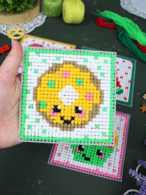 Cross Stitch Kit for Kids and Beginners, 4 Candy Designs, 11 Count Plastic Canvas, MP Studia, 10.6 cm Projects