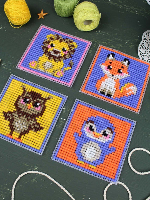 Cross Stitch Kit for Kids and Beginners, Cute Animals, 4 Designs, 10.6 x 10.6 cm, Plastic Canvas, MP Studia