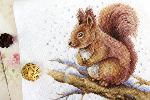 Cross Stitch Kit with Fluffy Cat Design, MP Studia, Aida Fabric, Cotton Floss, Needle, Chart and Instructions, Beginner-Friendly