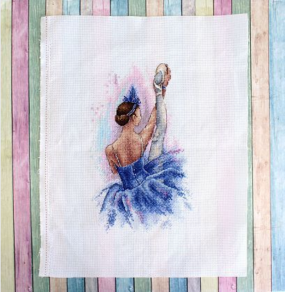 Cross Stitch Embroidery Kit Grace by MP Studia, Complete DIY Set with Canvas, Threads, Needle and Pattern for Home Decor