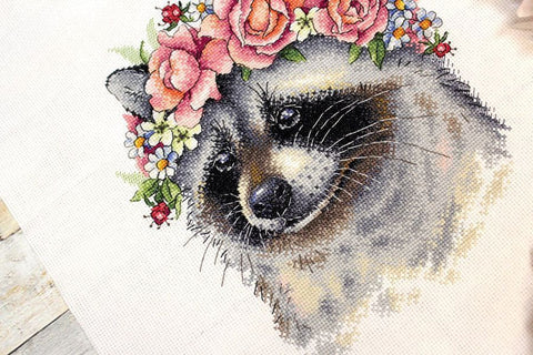 Cross Stitch Embroidery Kit with Raccoon Design for Beginners, MP Studia, Aida Fabric, Cotton Threads, Multicolor Pattern, Needle Included