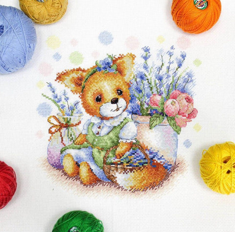 Lavender Cross Stitch Kit with Aida Fabric, Threads, Needle and Chart – MP Studia, Beginner-Friendly Embroidery Set