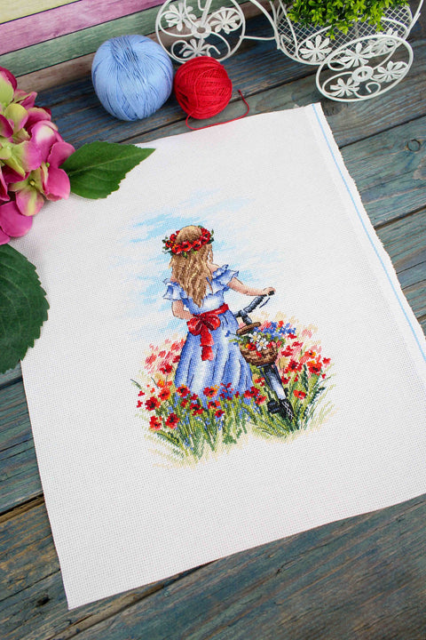Cross Stitch Kit with Vibrant Poppy Flower Design, Floral Embroidery Pattern, MP Studia Craft Set