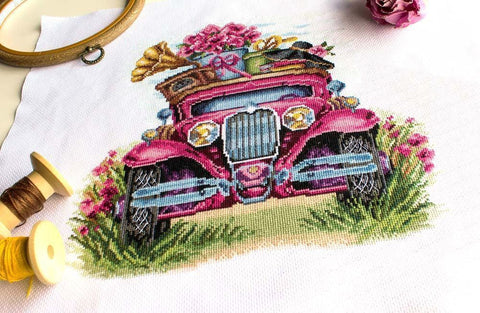 Cross Stitch Kit Ladies Travel Silhouettes, MP Studia Embroidery Set with Fabric, Threads, Needle and Bilingual Instructions