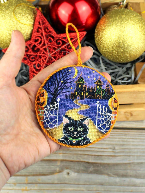 Halloween Cross Stitch Kit, 9×9 cm Pinkeep Needle Minder and Seasonal Decoration, MP Studia Craft Project