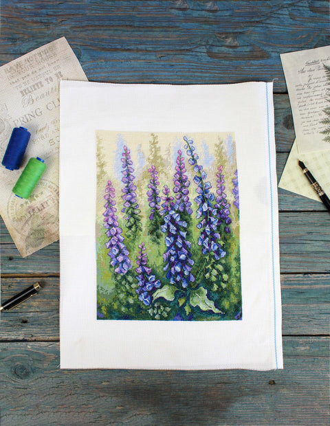 Cross Stitch Kit with Foxglove Flower Design, MP Studia, Aida Cotton, 27 x 20 cm, Beginner Friendly Embroidery Kit