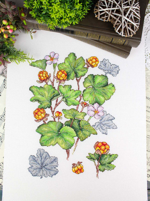 Cross Stitch Kit Northern Berry Botanical Design, 16 Count White Cotton Fabric, 28 x 19 cm, MP Studia, 31 Gamma Colors