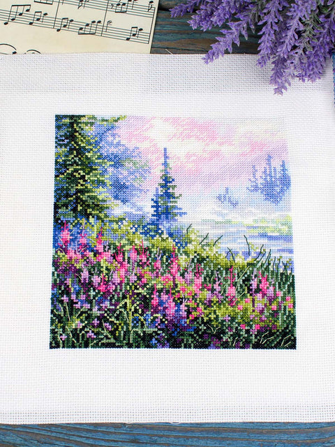 Cross Stitch Kit for Misty Morning Landscape, 16 x 16 cm, 26-Color Gamma Threads, MP Studia