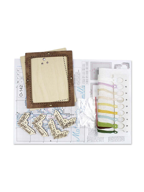 Daisy Cross Stitch Kit on Wooden Base, MP Studia, 13 x 11 cm, Floral Embroidery Set with Wooden Frame