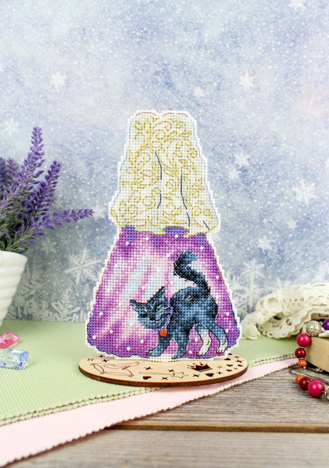 Cross Stitch Embroidery Kit with “Stepmother” Motif, 16 × 10 cm, MP Studia, Beginner-Friendly Craft Project