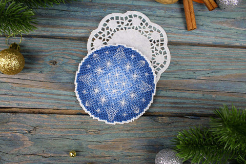 Christmas Cross Stitch Kit with Patterns, 9x9 cm Ornament Decoration, MP Studia DIY Craft Project for Beginners and Advanced Crafters