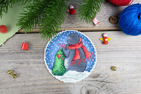 Cross Stitch Embroidery Kit Romantic Penguins, MP Studia, 9 x 9 cm, Compact Craft Project and Home Decor