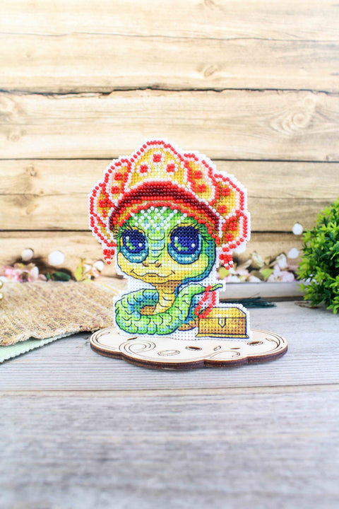 Cross Stitch Kit Snake with Crown, Counted Pattern and Threads, MP Studia Embroidery Set, Modern Decorative Design