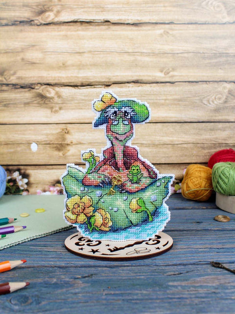Turtle Cross Stitch Kit Tortilla, 14 x 11 cm, Plastic Canvas, 21-Color Thread Set, MP Studia DIY Embroidery Kit