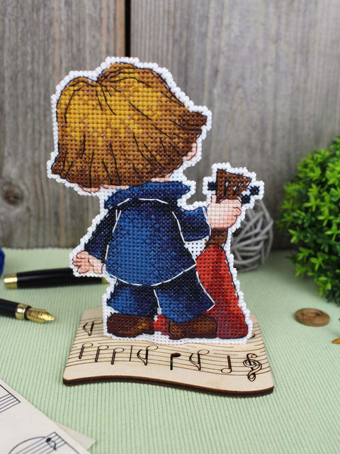 Musician Cross Stitch Kit for Beginners, 13 x 9 cm White 14 Count Plastic Canvas, 16 Colors, Wooden Stand, MP Studia