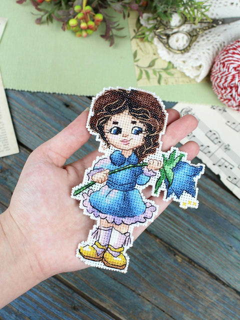 Cross Stitch Embroidery Kit Blue-Eyed Girl, 13 x 9 cm, 14-Count Plastic Canvas, MP Studia, 19-Color Threads