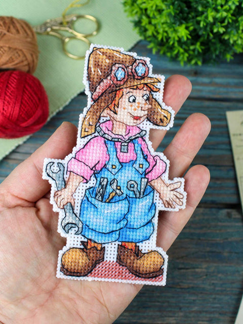 Cross Stitch Kit on Plastic Canvas, Mechanic 2 Design, 13 x 8 cm, 19 Colors, Wooden Stand, MP Studia