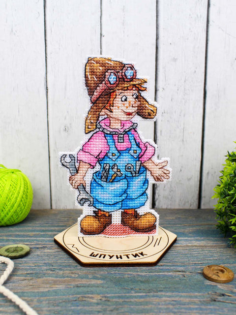 Cross Stitch Kit on Plastic Canvas, Mechanic 2 Design, 13 x 8 cm, 19 Colors, Wooden Stand, MP Studia