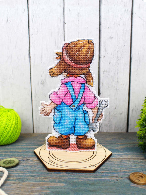 Cross Stitch Kit on Plastic Canvas, Mechanic 2 Design, 13 x 8 cm, 19 Colors, Wooden Stand, MP Studia