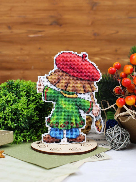 Cross Stitch Kit with Wooden Stand, Artist Design, 12 x 9 cm, 14 Count Plastic Canvas, 21 PNK Kirov Thread Colors, MP Studia