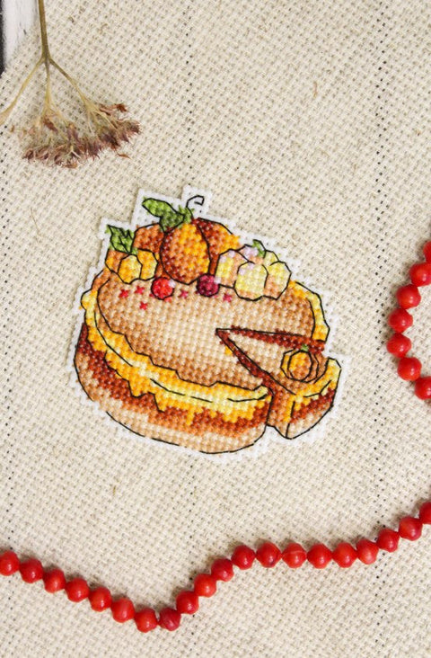 Cross Stitch Pumpkin Magnet Kit, Autumn Plate Design, MP Studia, Embroidery Threads, Needle, Pattern and Adhesive Magnet