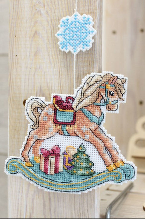 Horse Cross Stitch Kit, MP Studia Embroidery Set with Canvas, Threads, Needle and Clear Pattern for Beginners and Advanced Crafters