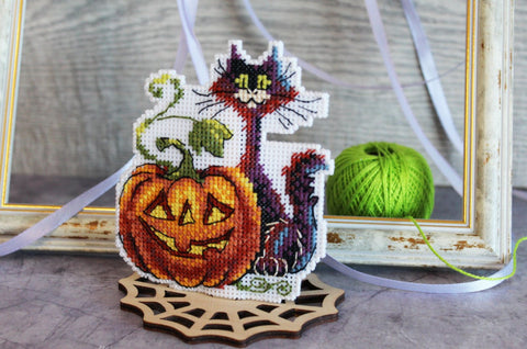 Black Cat Cross Stitch Kit with Aida Fabric, Cotton Threads, Needle and Pattern, MP Studia, Beginner-Friendly Home Decor Craft