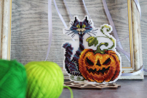 Black Cat Cross Stitch Kit with Aida Fabric, Cotton Threads, Needle and Pattern, MP Studia, Beginner-Friendly Home Decor Craft