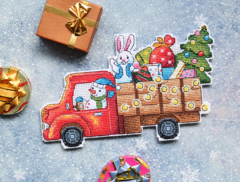 MP Studia Christmas Truck Cross Stitch Kit with Gifts, Embroidery Canvas, Cotton Threads, Needle, Pattern and Instructions