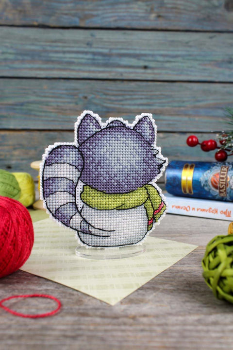 Raccoon Scientist Cross Stitch Kit, 9 x 9 cm, MP Studia, 14 Count Plastic Canvas, 11-Color PNK Kirov Threads, Needle & Pattern