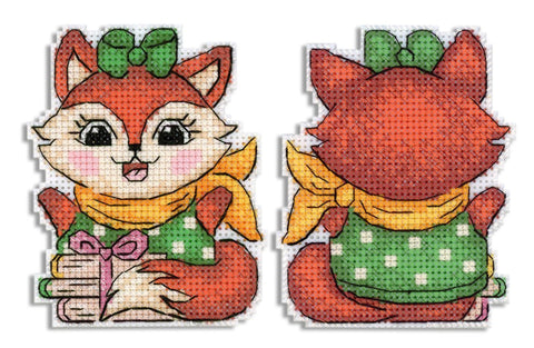 Fox Cross Stitch Kit, Cheerful Design, 9 x 7 cm, 14 Count White Plastic Canvas, 13-Color Threads, MP Studia