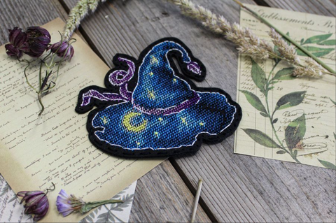 Halloween Cross Stitch Kit, Magic Hat Design on Black Felt, MP Studia Embroidery Craft Set with 11 Cotton Thread Colors