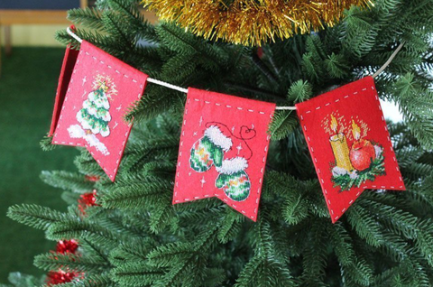 Christmas Felt Bunting Garland Cross Stitch Kit, 7 Flags, Multicolor, MP Studia, Instructions and Embroidery Thread Included