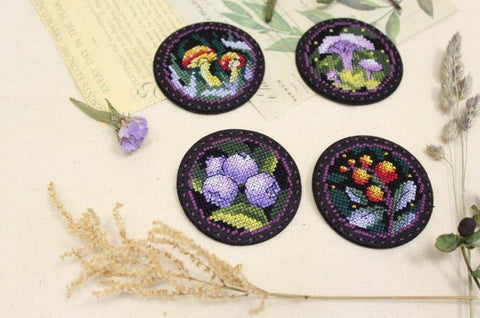 Cross Stitch Kit for Forest-Themed Badges and Magnets, MP Studia, Multicolor, Includes Canvas, Needle, Threads and Pattern