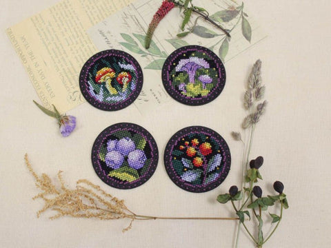 Cross Stitch Kit for Forest-Themed Badges and Magnets, MP Studia, Multicolor, Includes Canvas, Needle, Threads and Pattern