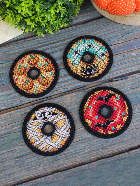 Halloween Donut Cross Stitch Kit for Pins and Magnets, 6 x 6 cm, Aida Canvas, MP Studia