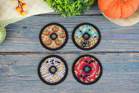 Halloween Donut Cross Stitch Kit for Pins and Magnets, 6 x 6 cm, Aida Canvas, MP Studia