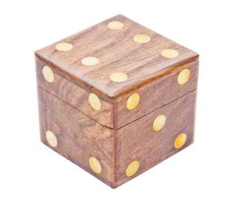 Small Wooden Dice in a Box – G150AZ