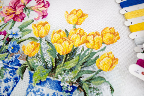 Spring garden SB2385 - Cross Stitch Kit