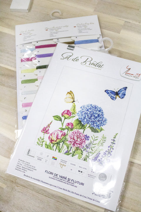 Summer Flowers and Butterflies SB2360 - Cross Stitch Kit