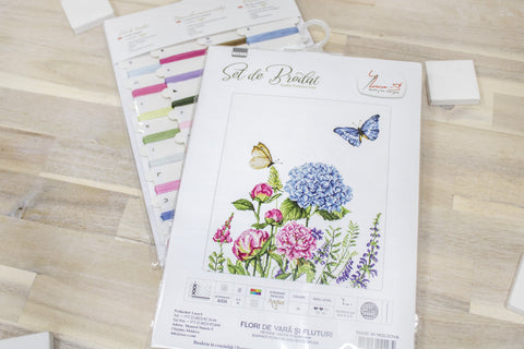 Summer Flowers and Butterflies SB2360 - Cross Stitch Kit