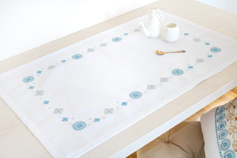 Table Topper SFM024 - Cross Stitch Kit