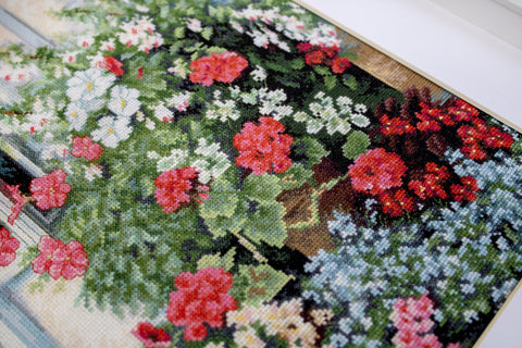 Terrace with Flowers SBU4017 - Cross Stitch Kit