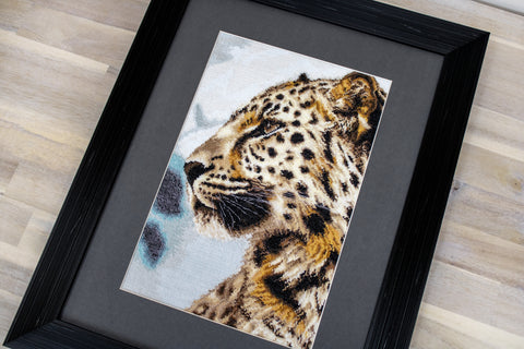 The Leopard SBU4006 - Cross Stitch Kit