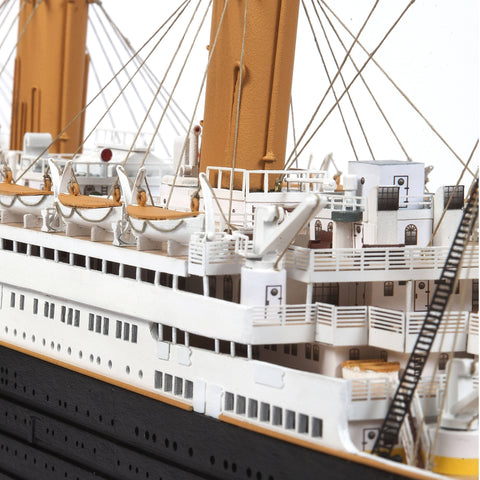 TITANIC - Quality Scale Model Kit by OcCre - 1:300