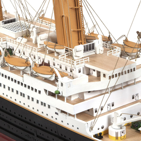 TITANIC - Quality Scale Model Kit by OcCre - 1:300