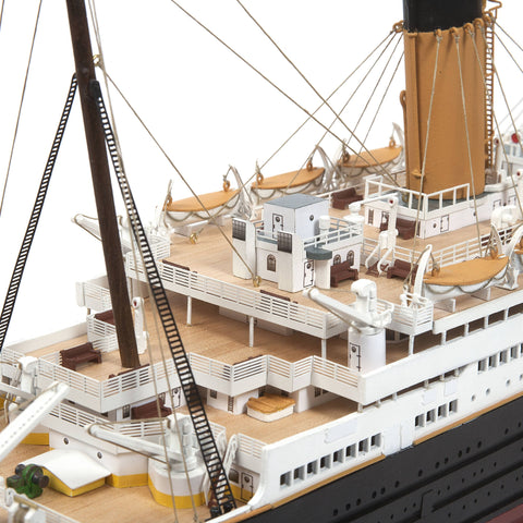 TITANIC - Quality Scale Model Kit by OcCre - 1:300