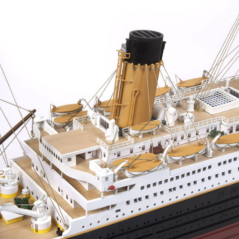 TITANIC - Quality Scale Model Kit by OcCre - 1:300