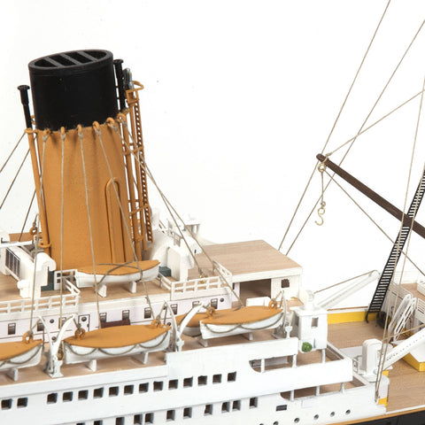 TITANIC - Quality Scale Model Kit by OcCre - 1:300